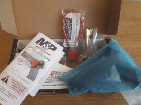 Vendo pistola SW MP22 compact en un estado impecable, el arma no ha disparado ni una caja de munición. 00