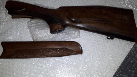 Rifle bettinsoli superpuesto se vende culata y guardamanos sin estrenar con nogal veteado muy bonito y 02