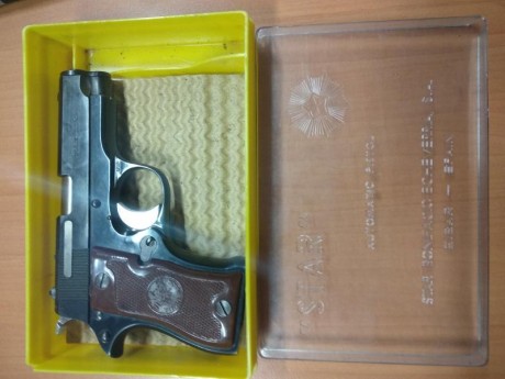 Vendo Star DKL 9 mm corto. Guiada A. El arma se encuentra en Asturias. Con dos cargadores, funda interior 80