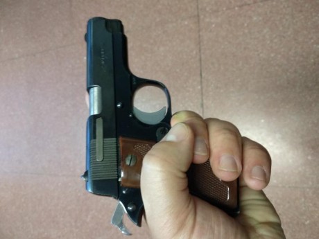 Vendo Star DKL 9 mm corto. Guiada A. El arma se encuentra en Asturias. Con dos cargadores, funda interior 101