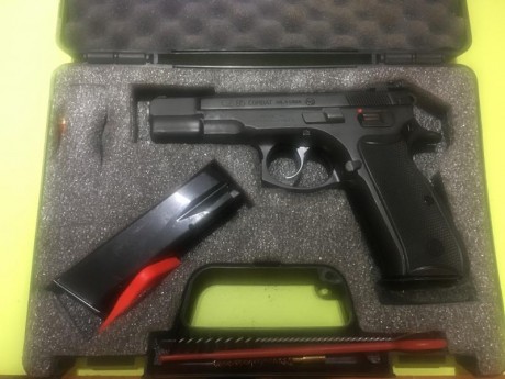 Vendo CZ 85 COMBAT calibre 9mm parabelum y KIT CZ 85 del calibre 22Lr poco uso unas 5 tiradas oficiales 01