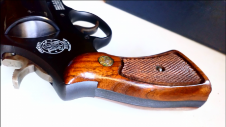 Hola compañeros, por hacer un poco de caja me quito la uníca arma que no uso, fue un capricho y lleva 20