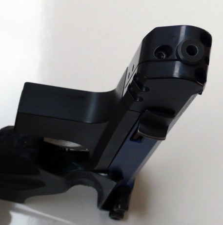 Se vende hammerli SP20 RRS, calibre .22lr, el arma viene con dos cargadores, la cacha es talla L, tiene 21