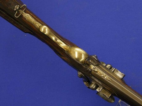Voy a colocar unas fotos de un arma larga alemana de llave de mecha del siglo XVI. 151