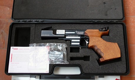 Se vende pardini SP22 calibre .22lr, viene con dos cargadores (uno está sin usar), la cacha es talla M, 00