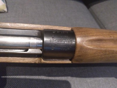 Vendo mosquetón Coruña modelo 1943 calibre 8x57.
El estado en general es muy bueno, maderas saneadas, 02