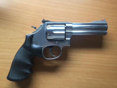 Vendo revolver S&W 357 MAGNUM.
El arma la compre a una empresa de seguridad que cerro y apenas a tenido 01