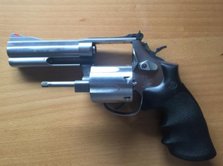 Vendo revolver S&W 357 MAGNUM.
El arma la compre a una empresa de seguridad que cerro y apenas a tenido 11