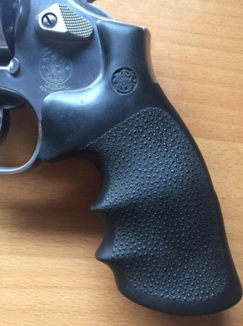 Vendo revolver S&W 357 MAGNUM.
El arma la compre a una empresa de seguridad que cerro y apenas a tenido 10
