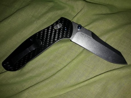 Vendo navaja ganzo con empuñadura de carbono. No se a útilizado nunca . Esta en Valencia. Precio 16€ 01