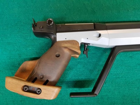 Pistola para tiro de precisión de la prestigiosa marca alemana Feinwerkbau.
Pistola de acción por palanca 02
