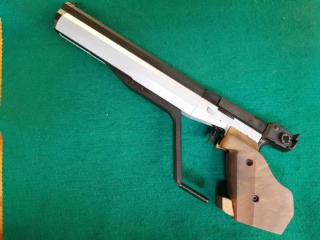 Pistola para tiro de precisión de la prestigiosa marca alemana Feinwerkbau.
Pistola de acción por palanca 00