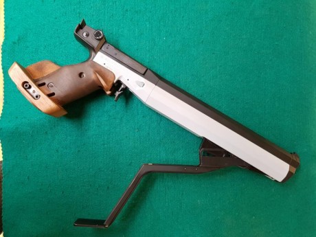 Pistola para tiro de precisión de la prestigiosa marca alemana Feinwerkbau.
Pistola de acción por palanca 20