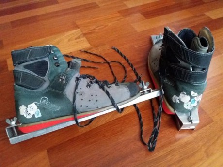 Cierro post.
.A pesar del uso todabia tienen vida y cumplen su cometido talla 44 se vende con los tensores.Los 02