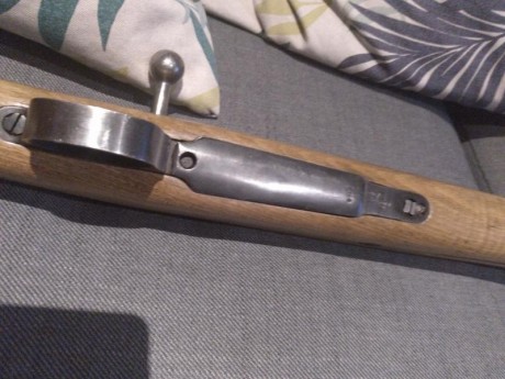 Vendo mosquetón Coruña modelo 1943 calibre 8x57.
El estado en general es muy bueno, maderas saneadas, 12