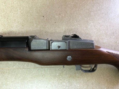 Se vende rifle ruger modelo mini 14 calibre 222 con tre cargadores por 1200euros. .    VENDIDO 01