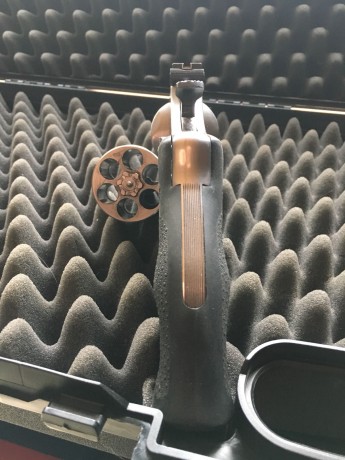 Hola que tal?
Buenas tardes a todos.
Tengo un buen amigo mio, que quiere venderse este magnifico S&W 01