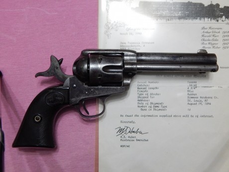 VENDO este Revolver Colt Single Action Army de 4'3/4 pulgadas en calibre 38-40. Se trata de una auténtica 01