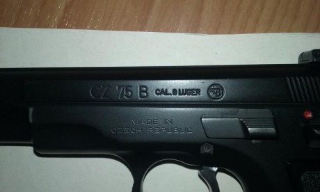 Hola amigos! ya que se muestran tantas armas buenas creo que a los propietarios de una cz 75 se nos tendría 132
