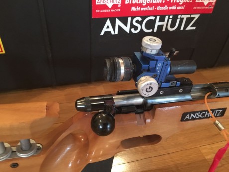  Buenas a todos

Un buen amigo vende los siguiente:

Carabina  Super Mach 54 serie X 
Cañon seleccionado. 00