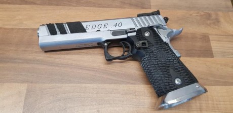 Hola, vendo sti edge del 40 para ipsc, con 6 cargadores y varios extras, ver fotos. 
El arma esta en Mallorca
CONTACTAR 02