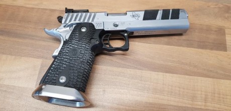 Hola, vendo sti edge del 40 para ipsc, con 6 cargadores y varios extras, ver fotos. 
El arma esta en Mallorca
CONTACTAR 01