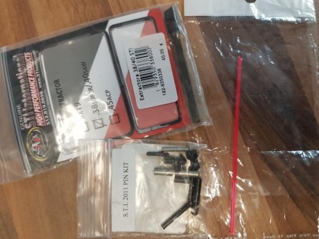 Hola, vendo sti edge del 40 para ipsc, con 6 cargadores y varios extras, ver fotos. 
El arma esta en Mallorca
CONTACTAR 10