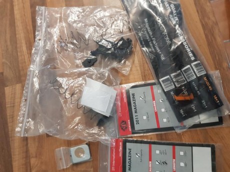 Hola, vendo sti edge del 40 para ipsc, con 6 cargadores y varios extras, ver fotos. 
El arma esta en Mallorca
CONTACTAR 21