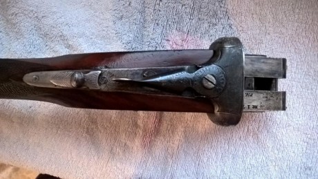 Se vende escopeta marca AYA que perteneció al Ejercito del Aire.
Es una escopeta antigua y que fue usada 01