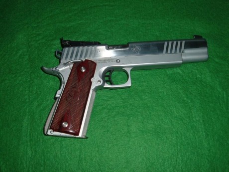Se vende pistola S. T. I. TARGET MASTER Calibre 9MM guiada como arma de concurso F * * * IMPECABLE* * 01
