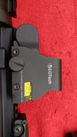 Pongo a la venta este EOTECH XPS"-0, en perfecto estado estetico y de uso.
Es el de la reticula normal 01