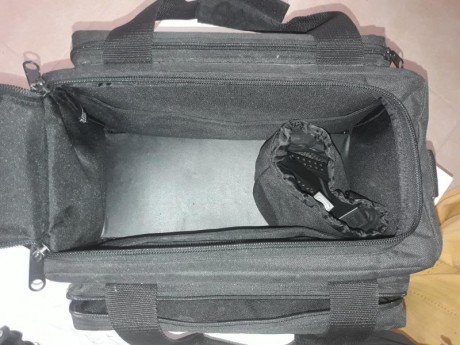 Hola,vendo bolsa de tiro CED 
Precio 50€ 01