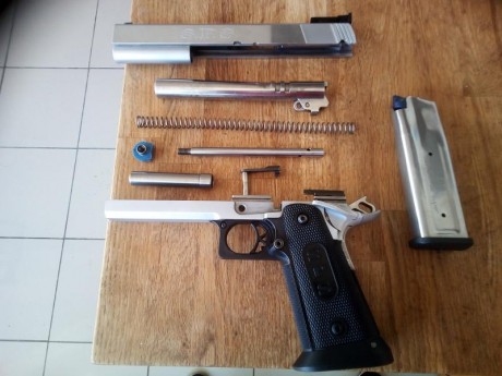 Buenos días queridos,

Saco a la venta una maravilla de arma. Una de las mejores pistolas de 9mm fabricadas: 12