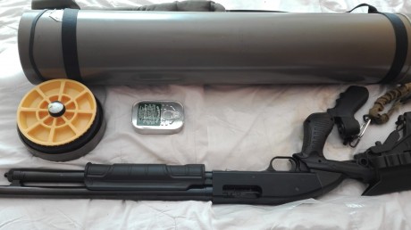 Buenas:
Vendo mi escopeta corredera MOSSBERG 500 SURVIVAL.

- Capacidad: 4 más 1.
- Correa táctica de 02