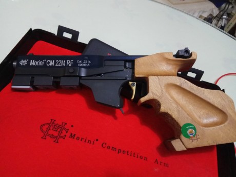 buenas noches un compañero me pide que le ponga este anucio.
Se trata de una MORINI RF STEL 22LR su estado 02