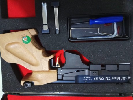 buenas noches un compañero me pide que le ponga este anucio.
Se trata de una MORINI RF STEL 22LR su estado 10