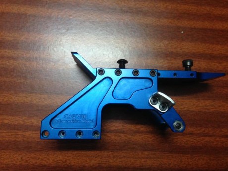 Vendo complementos pistola Glock ....

Soporte Carver aluminio azul para visor.......................................70€
Tirador 00