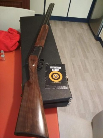 Miroku fabricada en Japón. Superpuesta de caza del calibre 12/70, aceros especiales de 71 cm, expulsora, 10