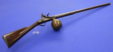 Voy a colocar unas fotos de un arma larga alemana de llave de mecha del siglo XVI. 31