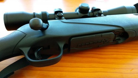Vendo rifle de cerrojo Mossberg modelo 4x4 calibre 308 Win con visor 3-9x40. Pesa solo 2,75 kilos, un 20