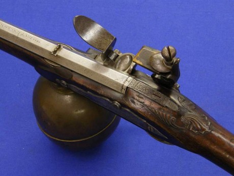 Voy a colocar unas fotos de un arma larga alemana de llave de mecha del siglo XVI. 52