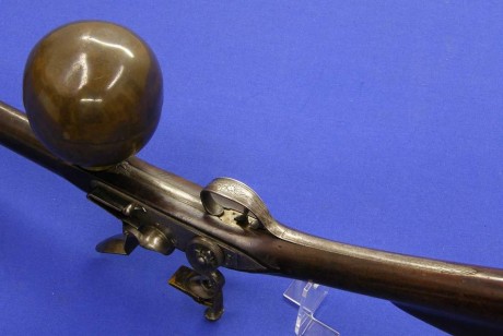 Voy a colocar unas fotos de un arma larga alemana de llave de mecha del siglo XVI. 51