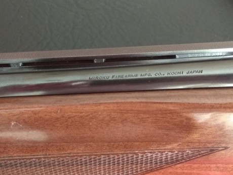 Miroku fabricada en Japón. Superpuesta de caza del calibre 12/70, aceros especiales de 71 cm, expulsora, 30