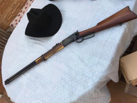 Vendo mi carabina Tigre del 44-40, en perfecto estado de conservación y funcionamiento. 475 euros. Si 02