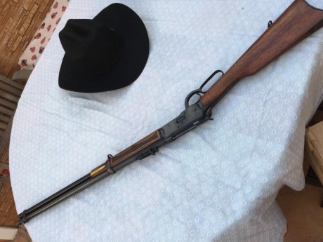 Vendo mi carabina Tigre del 44-40, en perfecto estado de conservación y funcionamiento. 475 euros. Si 01