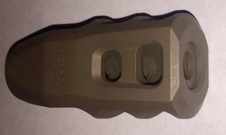 Se vende este magnífico "muzzle brake" (freno de boca) del prestigioso fabricante PRECISION 12