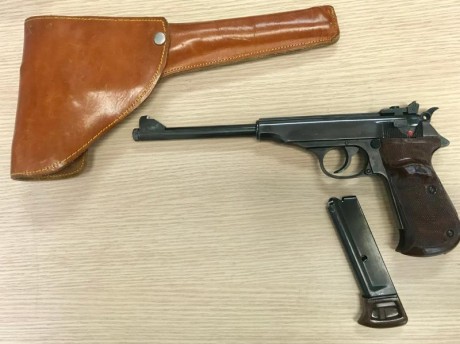Vendo Pistola Walther PP Sport CAL. 22 mm en muy buen estado. Con cañón alargado y mira de competición, 02