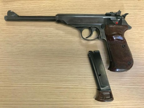 Vendo Pistola Walther PP Sport CAL. 22 mm en muy buen estado. Con cañón alargado y mira de competición, 00