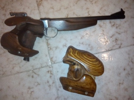 Hola a todos.
Un compañero del club, me ha pedido que le anuncie estas armas.
Pistola Toz del 22lr. Lleva 00