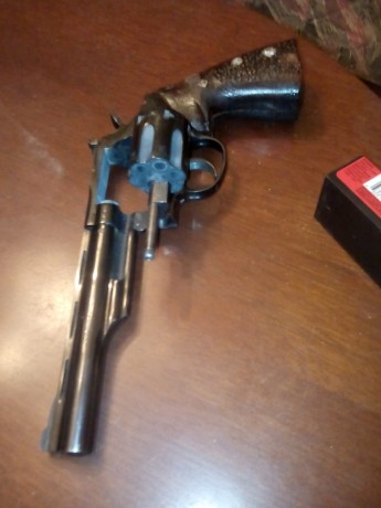 Hola a todos.
Un compañero del club, me ha pedido que le anuncie estas armas.
Pistola Toz del 22lr. Lleva 10